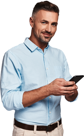 Homem com celular